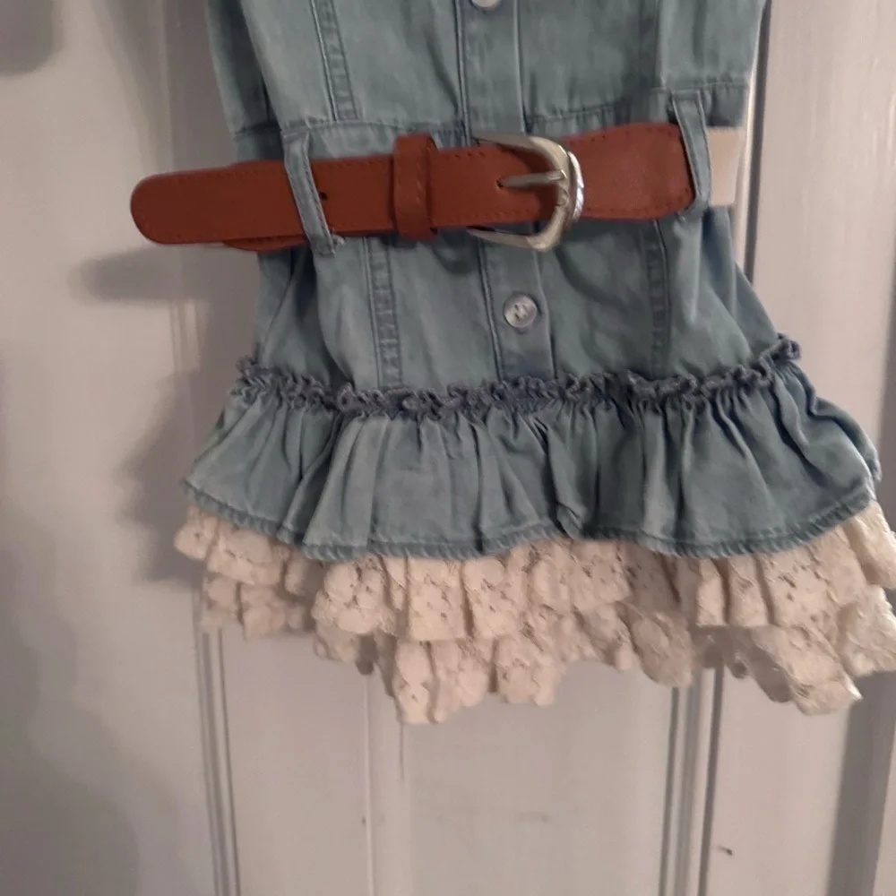 Guess toddler girls denim dress with lace ruffles size 2 belt, 100% cotton